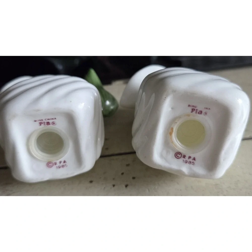 PIA Calla Lily Salt And Pepper Shakers‎ 1985 Vintage